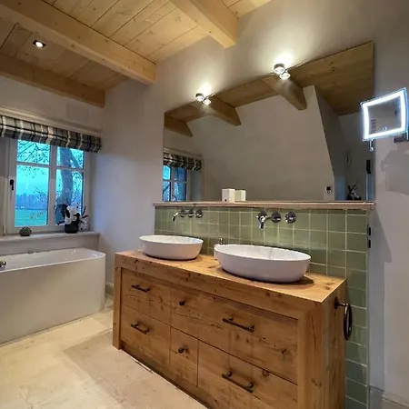 Landhueues Oeverdiek - Luxus Am Golfplatz *