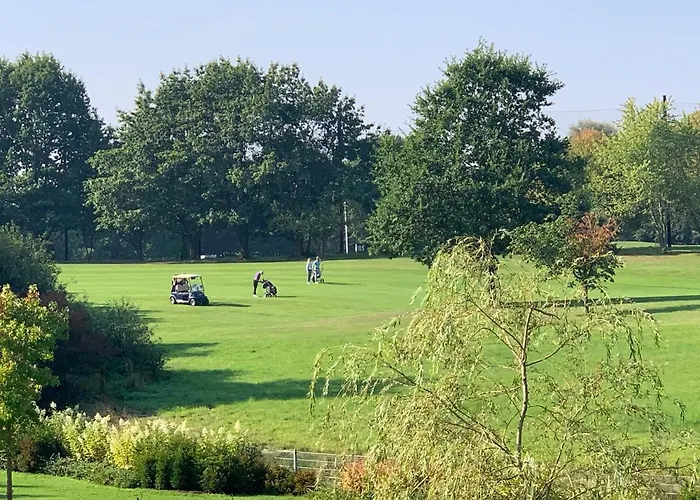 Landhueues Oeverdiek - Luxus Am Golfplatz
