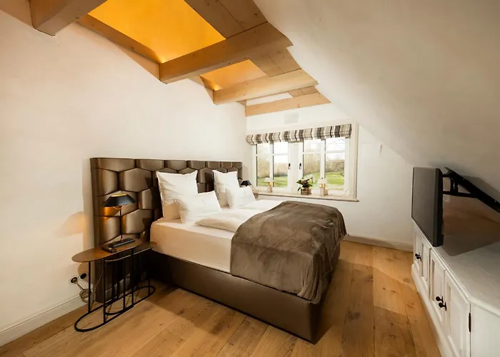 Landhueues Oeverdiek - Luxus Am Golfplatz