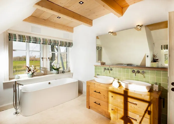 Landhueues Oeverdiek - Luxus Am Golfplatz